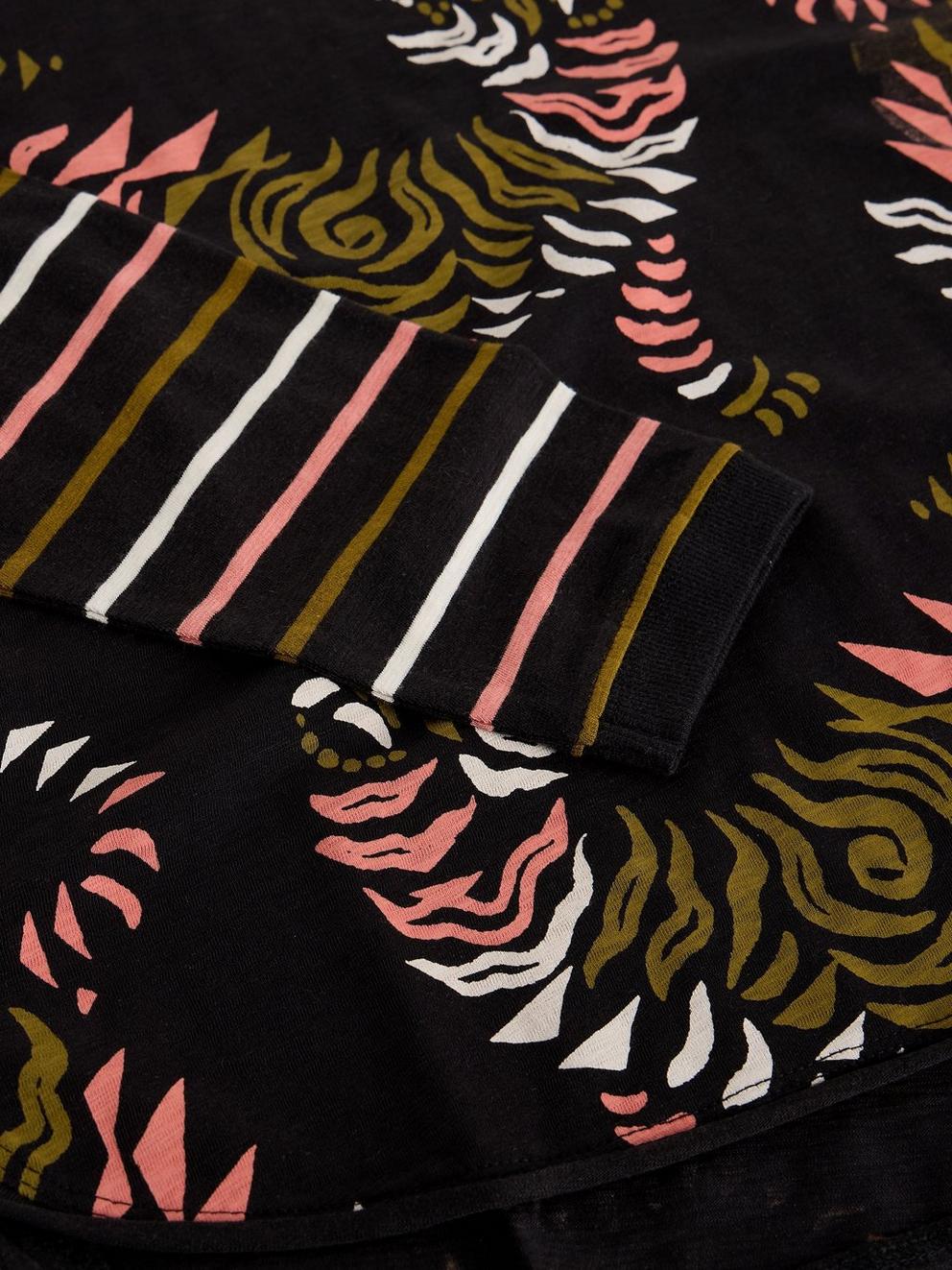 CLARA LS TEE in BLK PR - FLAT DETAIL