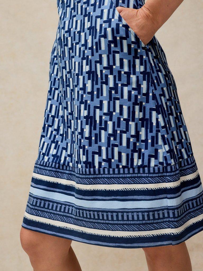 OLIVIA JERSEY DRESS in BLUE MLT - MODEL DETAIL