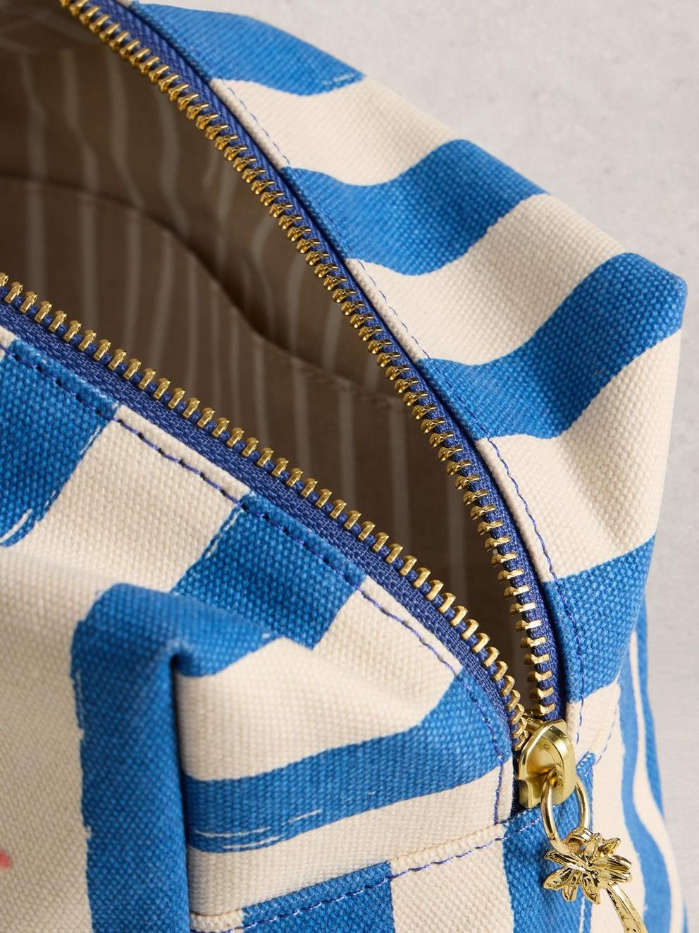 Canvas Summer Stuff Washbag in BLUE MLT - FLAT DETAIL