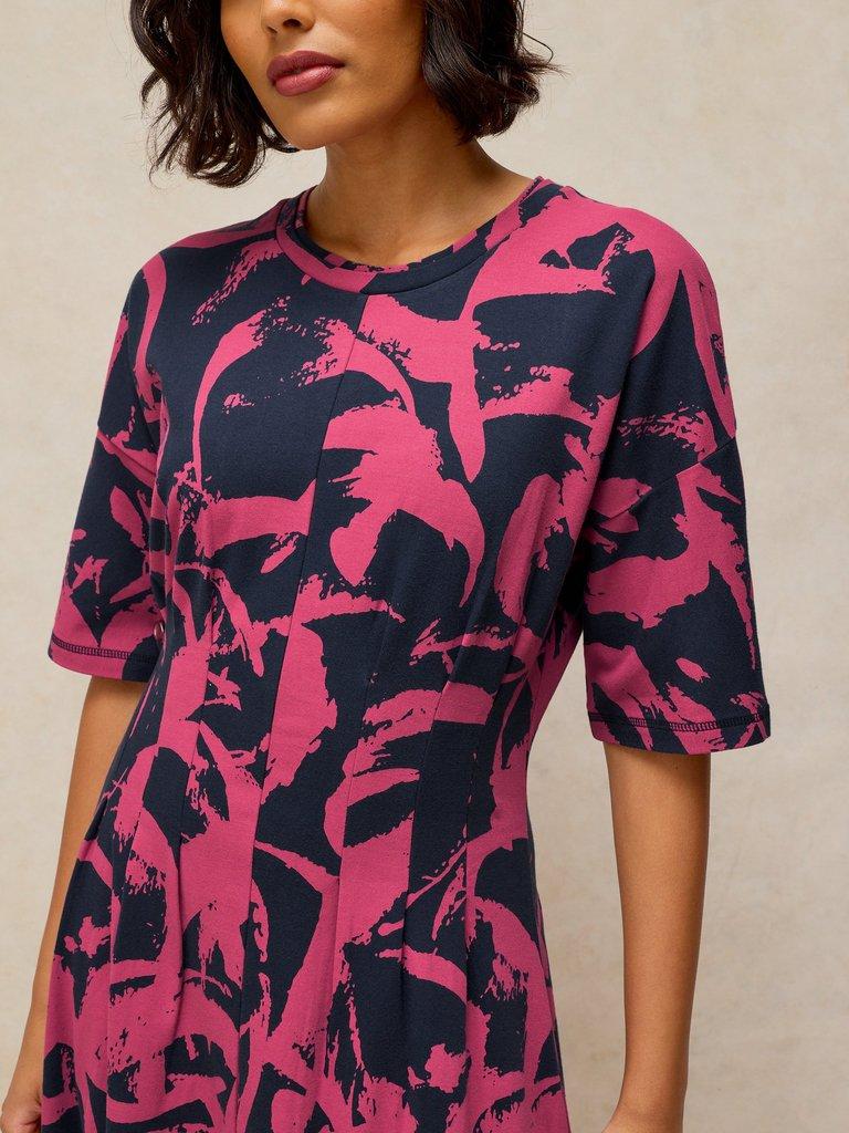 PELLY PLEAT DRESS in NAVY MULTI - MODEL DETAIL