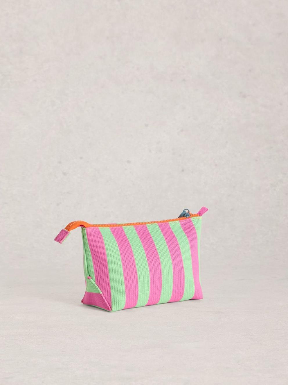 Meadow Mesh Washbag in PINK MLT - FLAT BACK