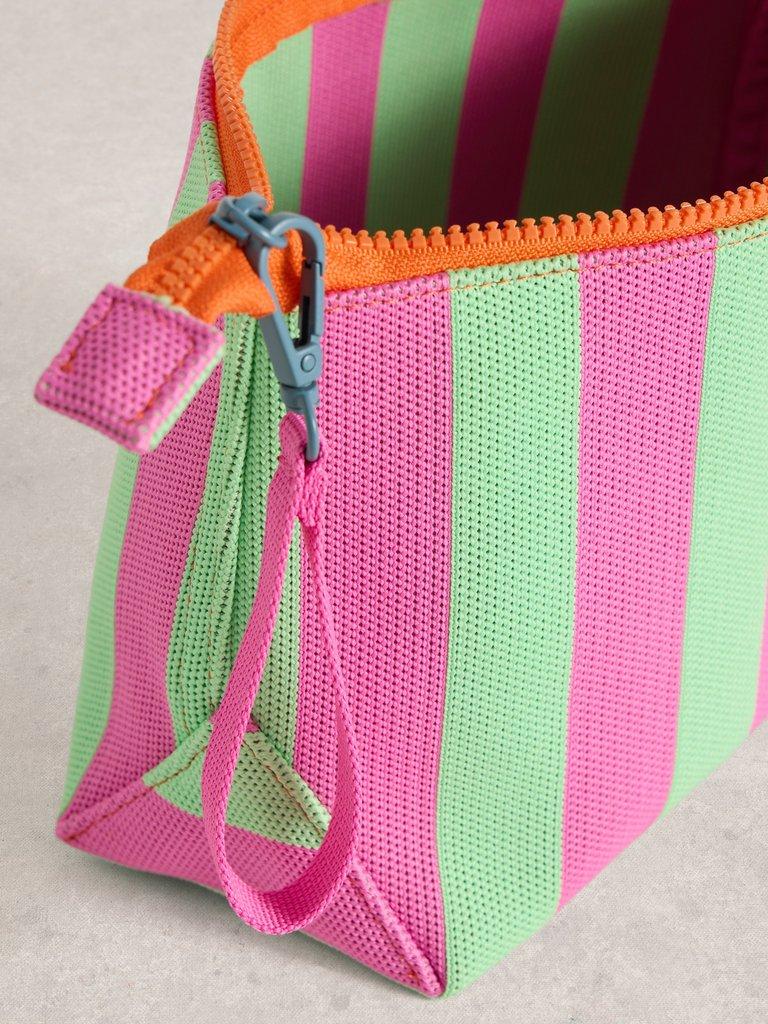 Meadow Mesh Washbag in PINK MLT - FLAT DETAIL