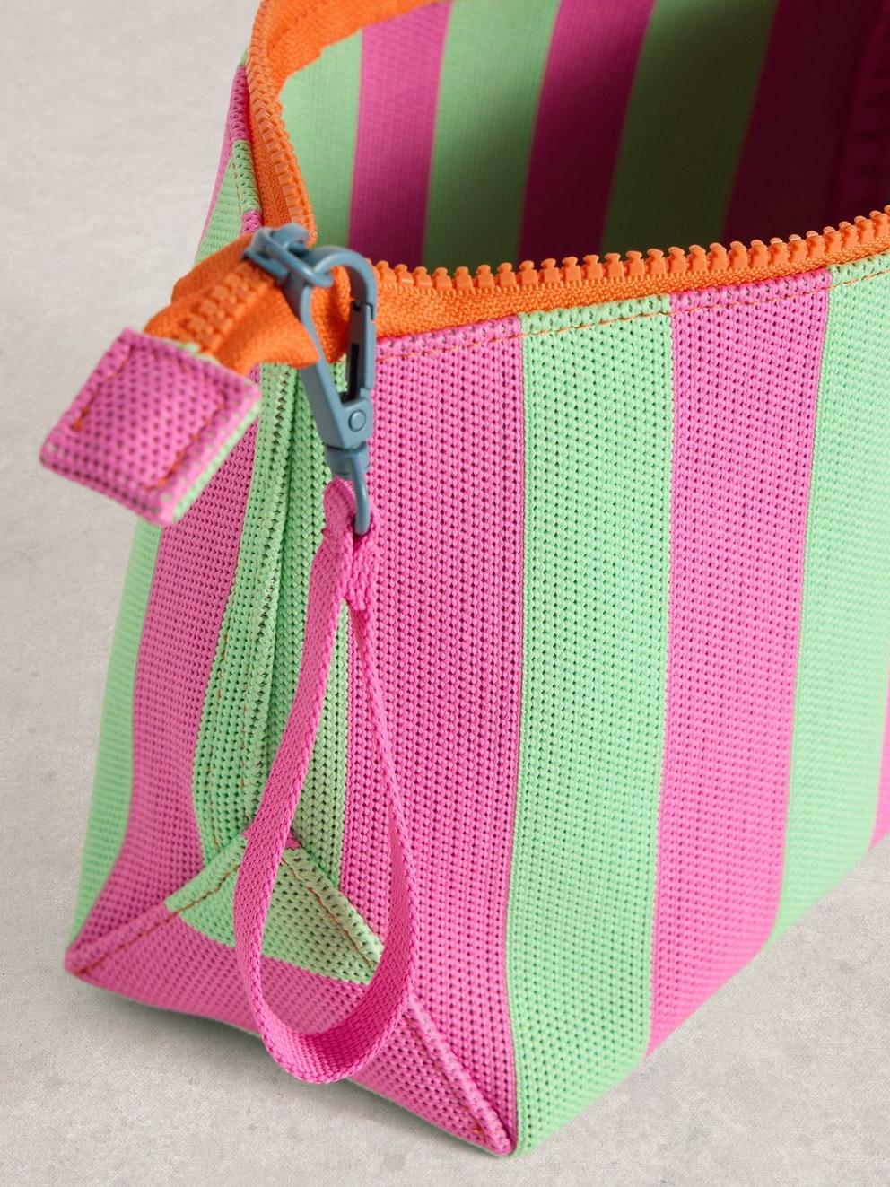 Meadow Mesh Washbag in PINK MLT - FLAT DETAIL