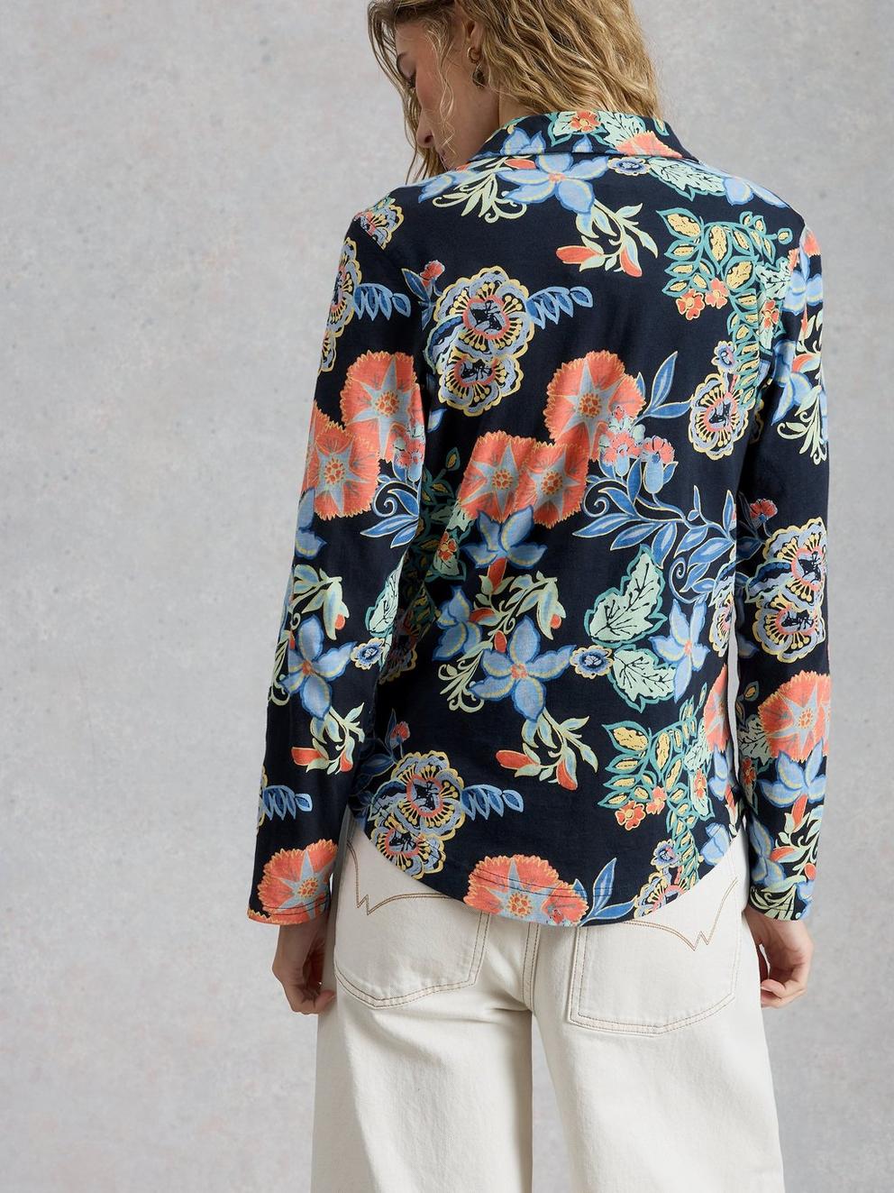 ANNIE JERSEY SHIRT in NAVY MULTI - MODEL BACK