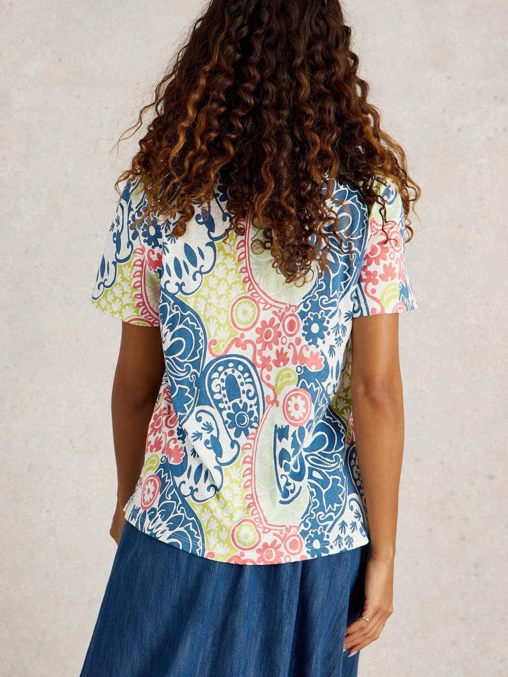 ABBIE PRINTED SHORT SLEEVE TEE in NAVY MULTI - MODEL BACK