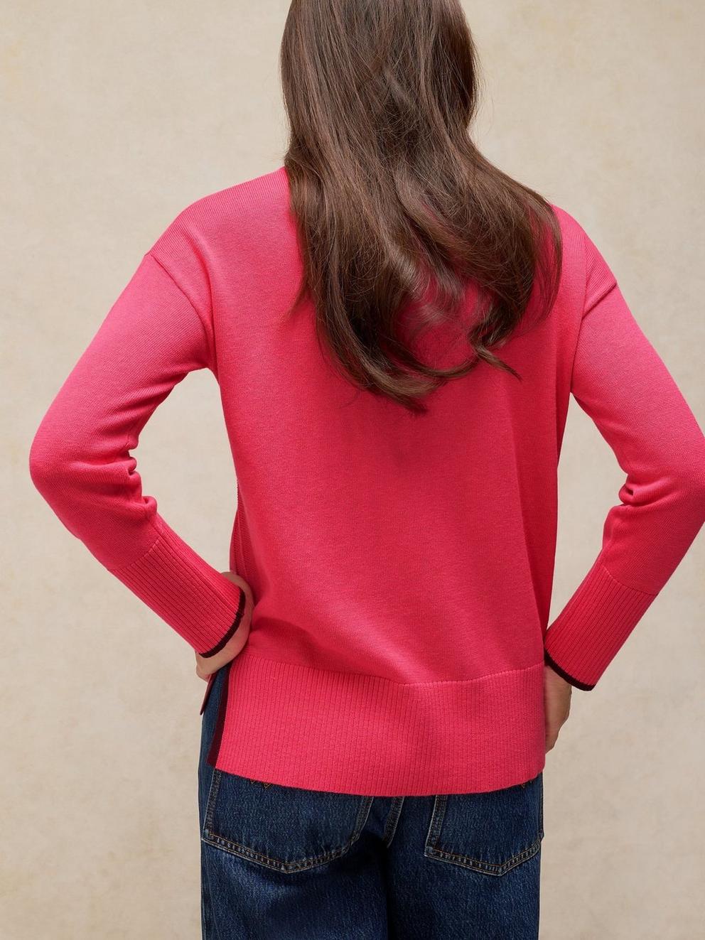 OLIVE JUMPER in BRT PINK - MODEL BACK