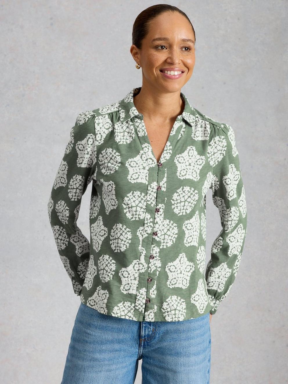 RONLEY SHIRT in GREEN PR - MODEL DETAIL