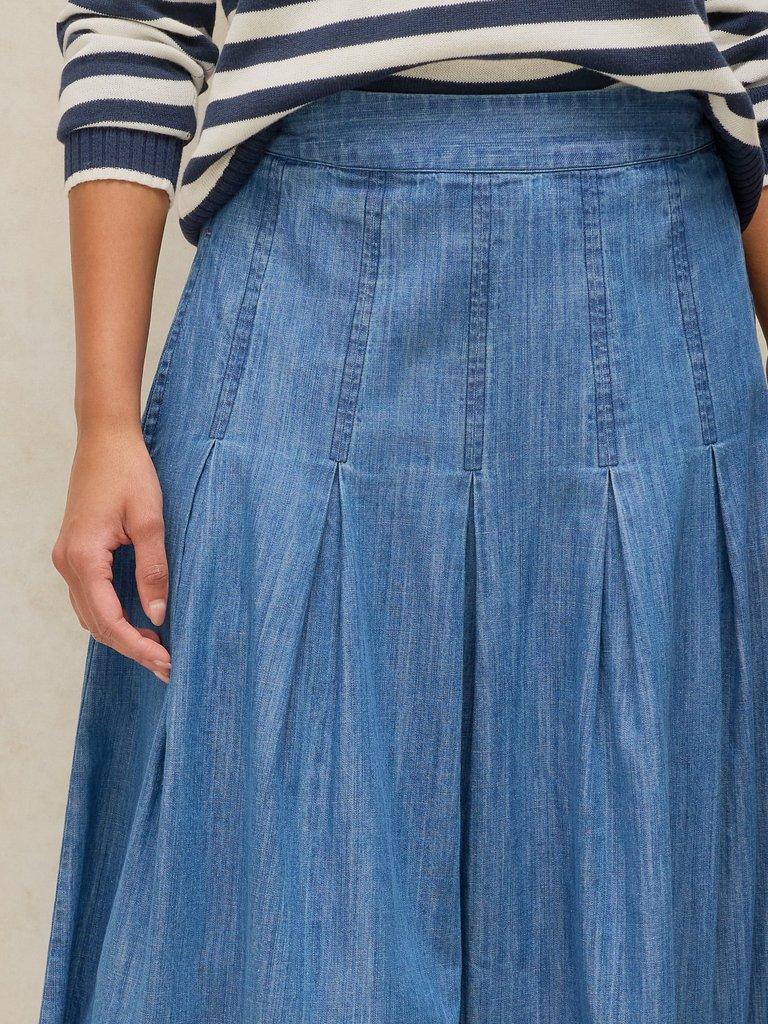MARLOWE DENIM SKIRT in CHAMB BLUE - MODEL DETAIL