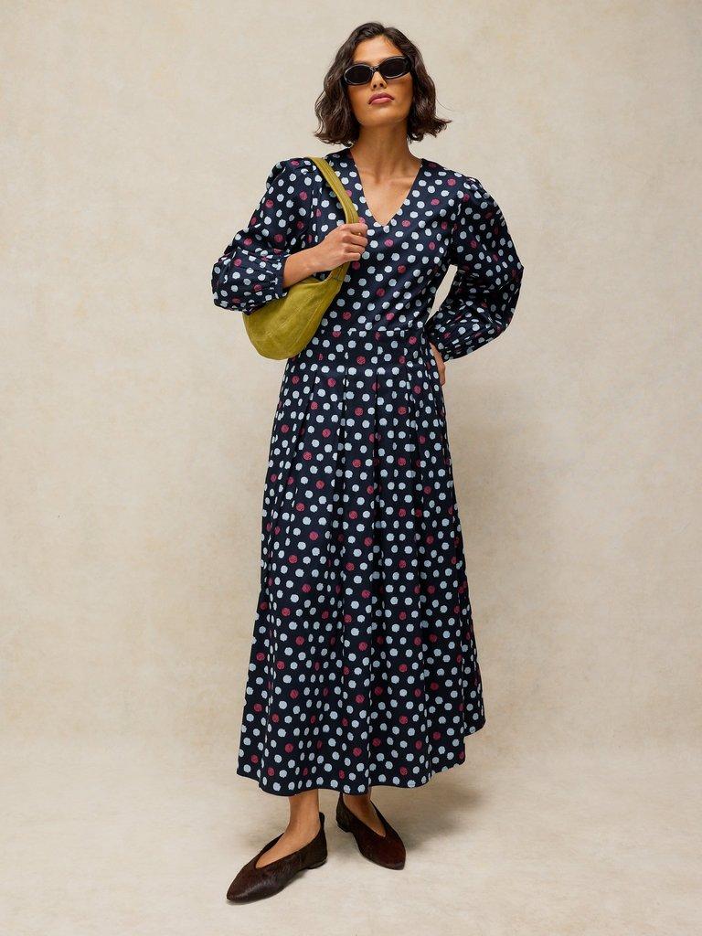 SIERRA PLEAT DRESS in NAVY MULTI - LIFESTYLE