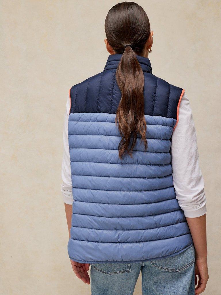 RHEA QUILTED GILET in NAVY MULTI - MODEL BACK