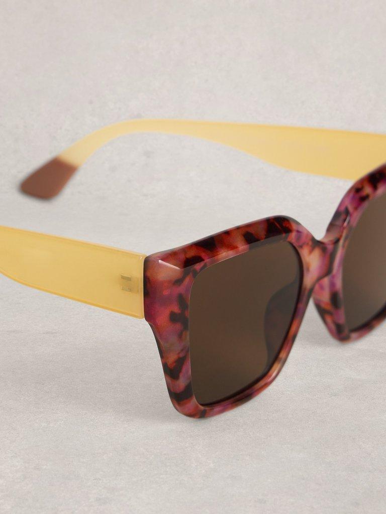 Oversized Cat Eye Sunglasses in PINK MLT - FLAT DETAIL