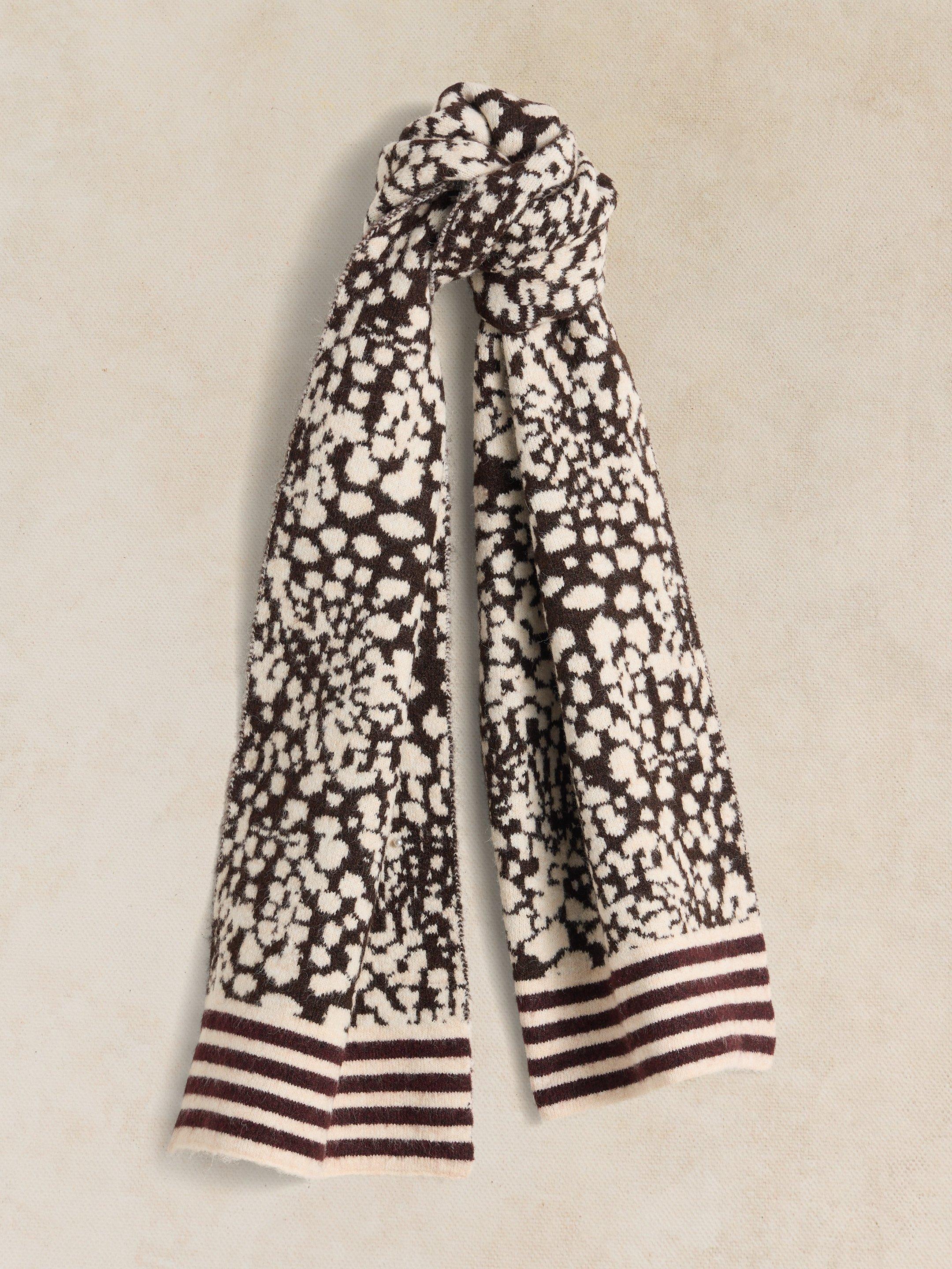 JACQUARD ANIMAL PATTERN SCARF