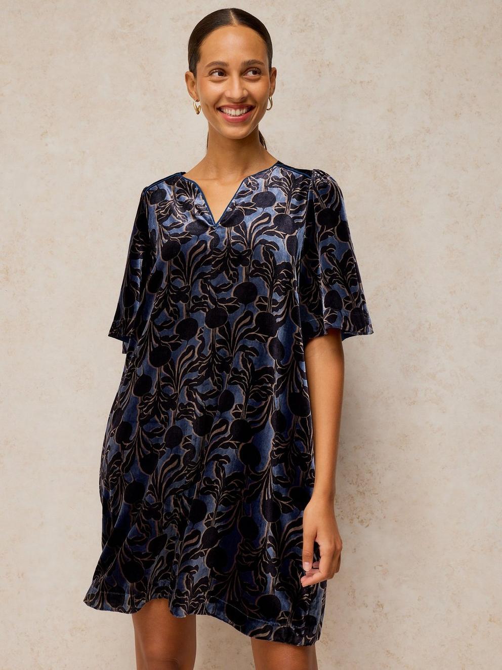HARPER VELVET SHIFT DRESS in BLUE MLT - LIFESTYLE