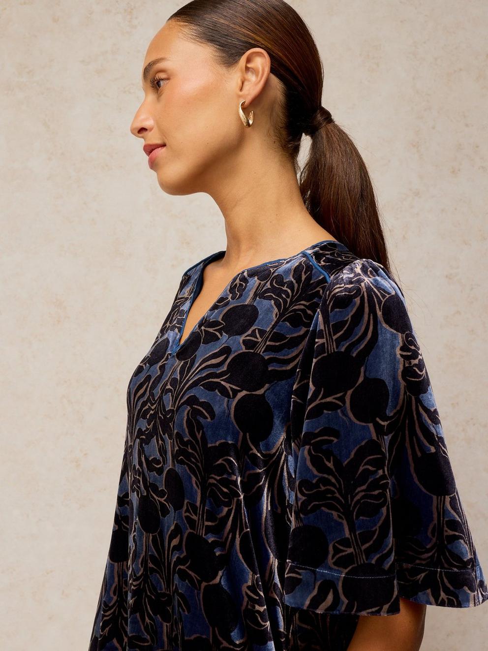 HARPER VELVET SHIFT DRESS in BLUE MLT - MODEL DETAIL