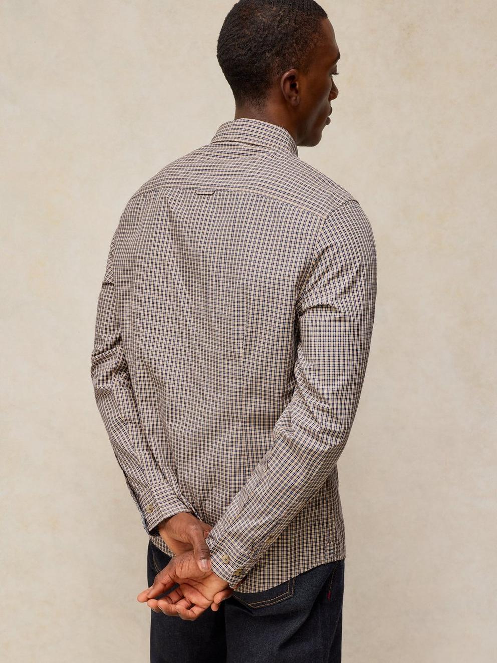 BRUTON SLIM OXFORD SHIRT in NAT MLT - MODEL BACK