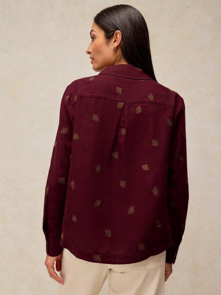 LIBBY ORGANIC COTTON SHIRT in DK PLUM - MODEL BACK
