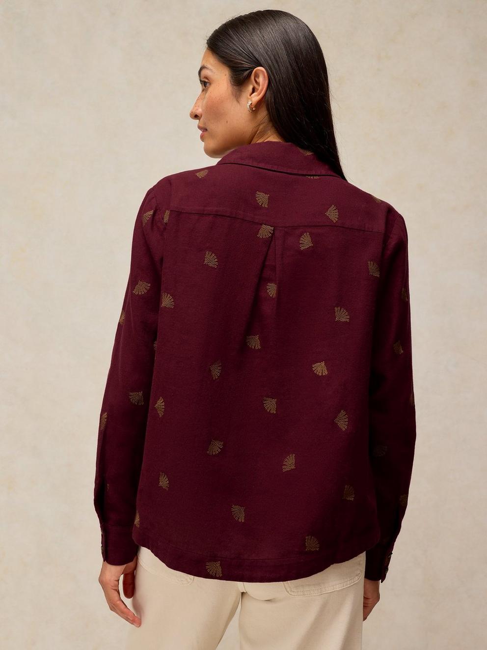 LIBBY ORGANIC COTTON SHIRT in DK PLUM - MODEL BACK