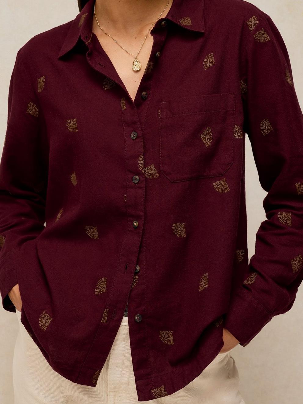 LIBBY ORGANIC COTTON SHIRT in DK PLUM - MODEL DETAIL