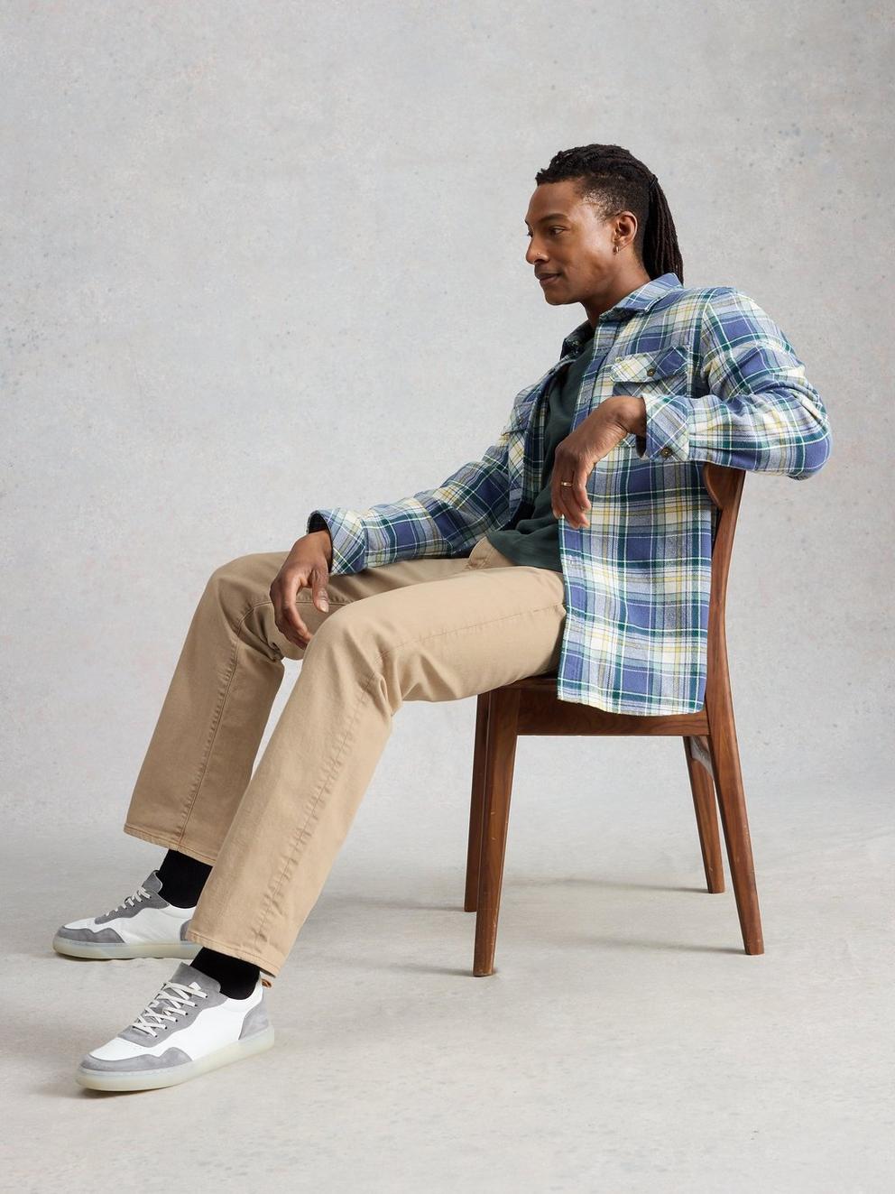 Eastwood Garment Dye Jeans in LGT NAT - MODEL DETAIL