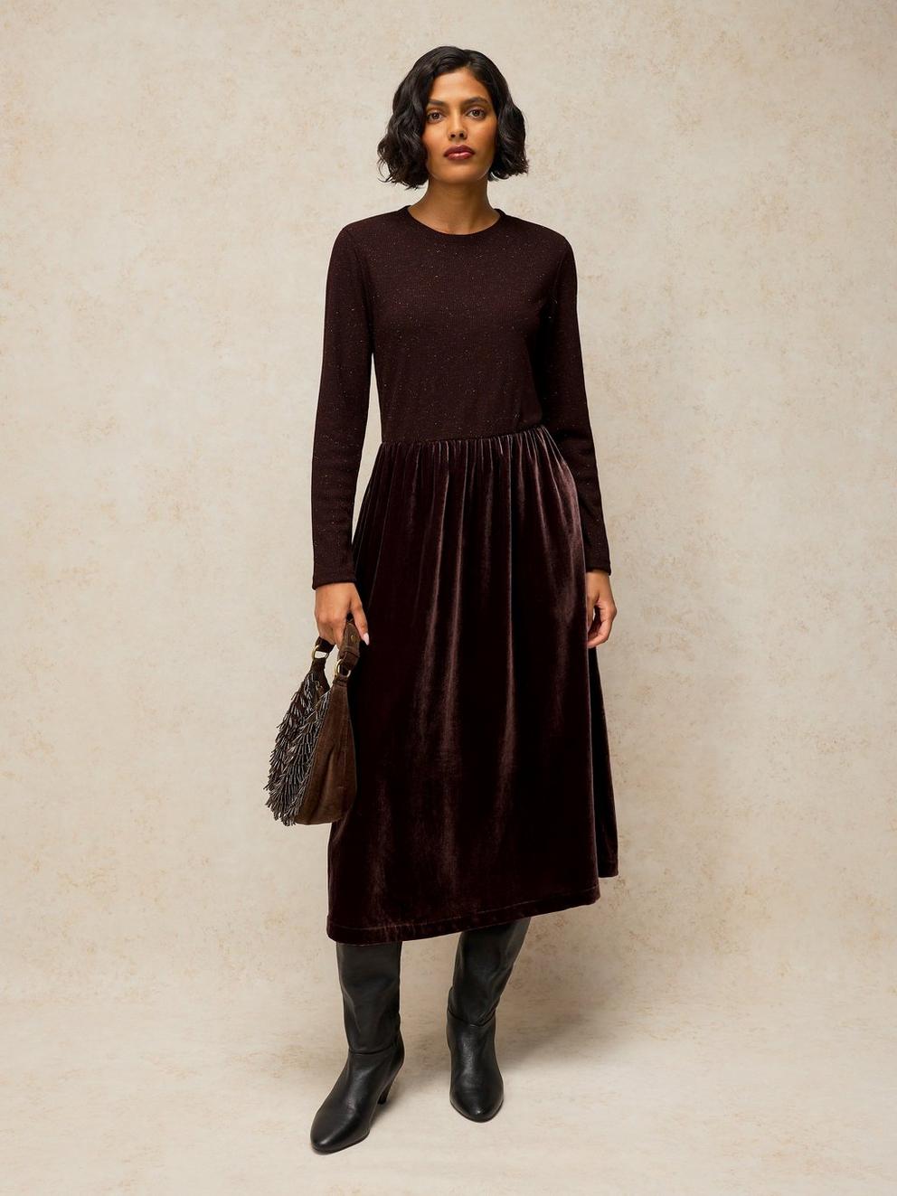 VICE VELVET MIX DRESS in DK BROWN - LIFESTYLE