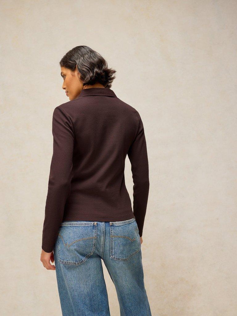 EMBER RIB POLO in DK BROWN - MODEL BACK