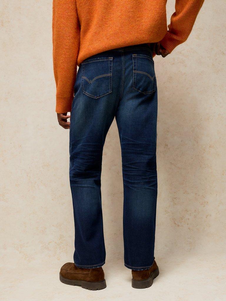 Seaton Straight Jean in INDIGO BLE - MODEL BACK