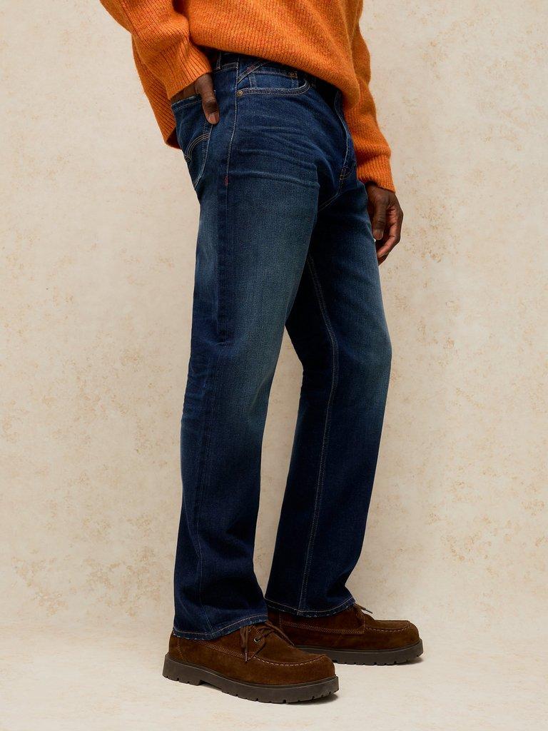 Seaton Straight Jean in INDIGO BLE - MODEL DETAIL