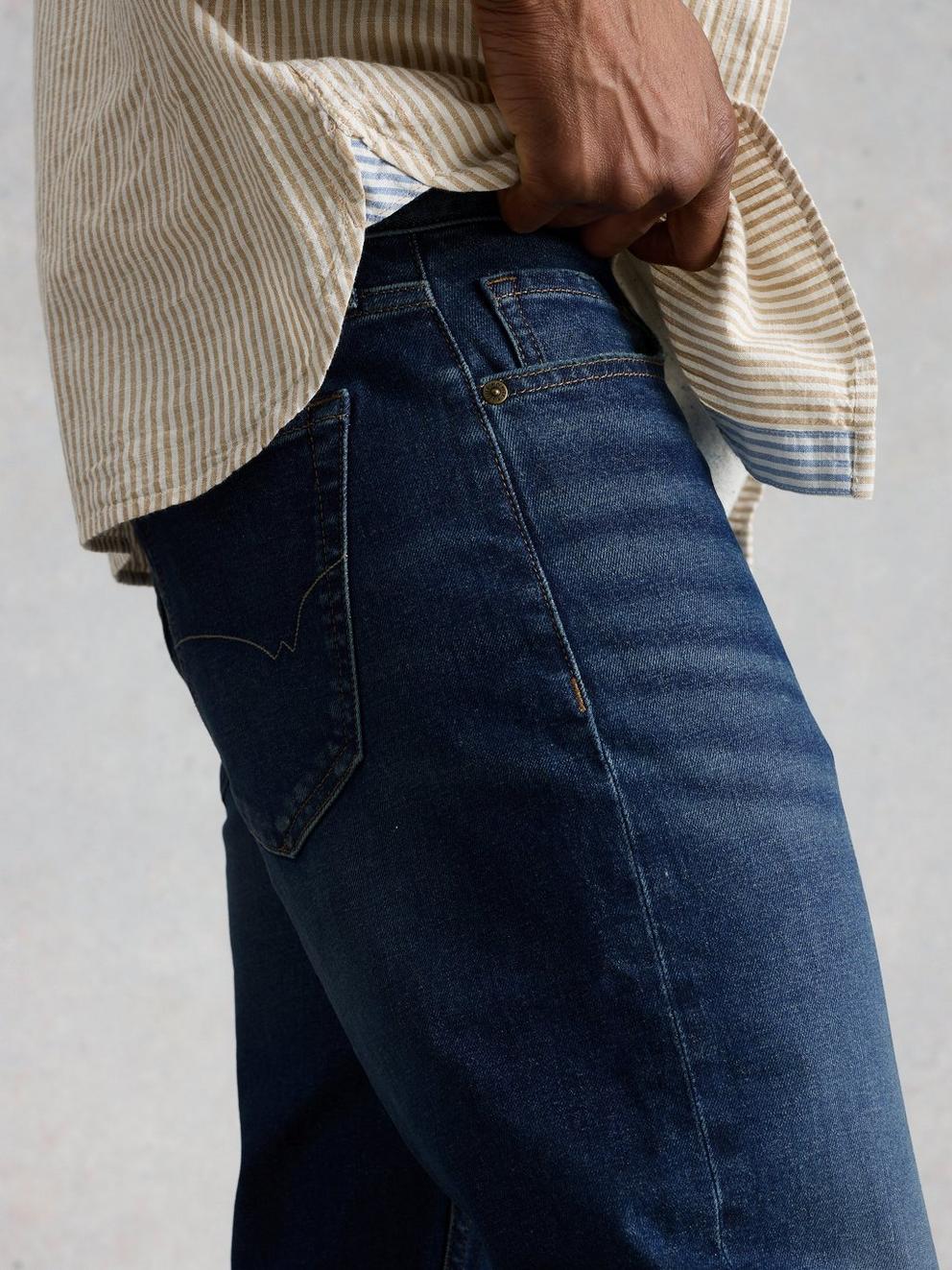 Seaton Straight Jean in MID DENIM - MODEL DETAIL