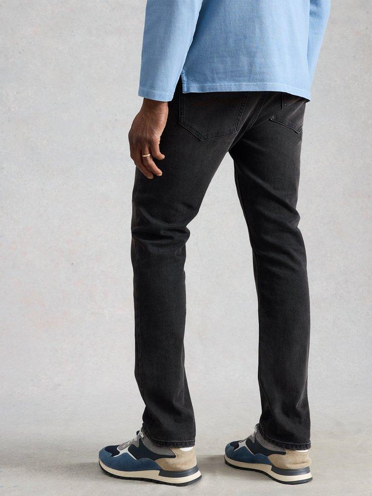 Seaton Straight Jean in WASHED BLK - MODEL BACK