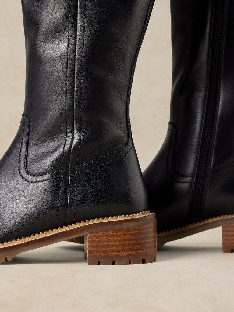 SERENA LEATHER KNEE HIGH BOOT in PURE BLK - FLAT DETAIL
