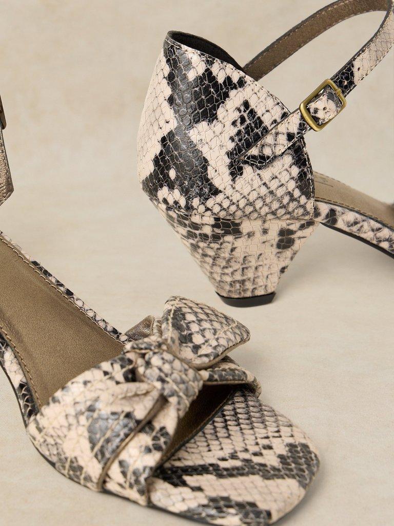 DARLA LOW HEEL SANDAL in NAT MLT - FLAT DETAIL