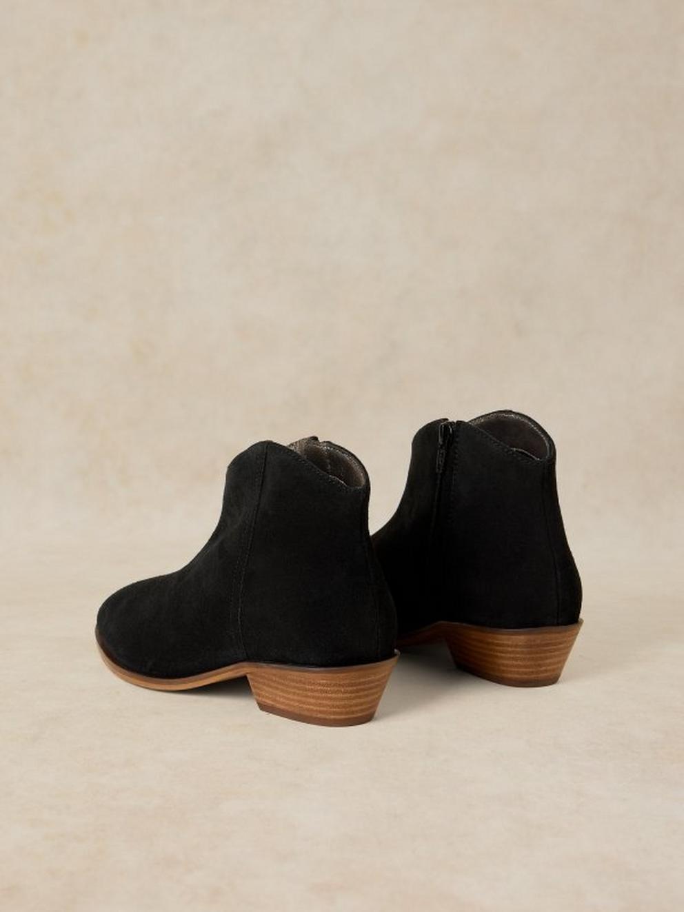 MAE SUEDE ANKLE BOOT in PURE BLK - FLAT BACK