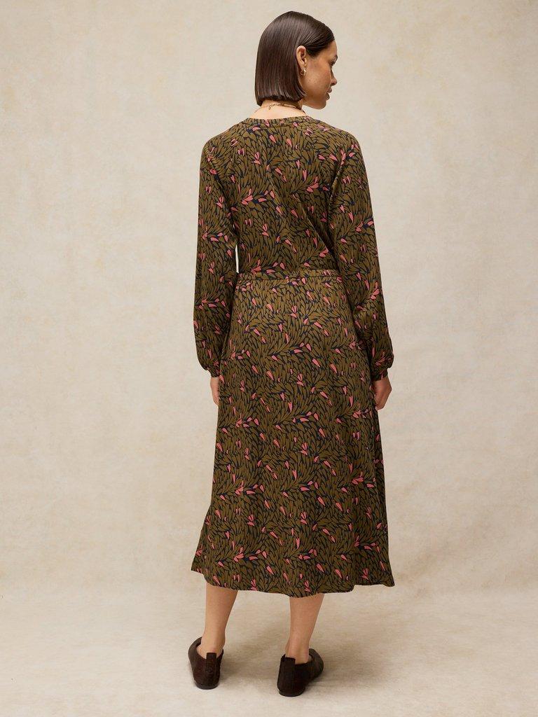 HARPER JERSEY DRESS in GREEN PR - MODEL BACK