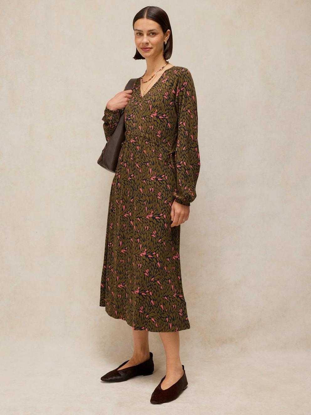 HARPER JERSEY DRESS in GREEN PR - MODEL DETAIL
