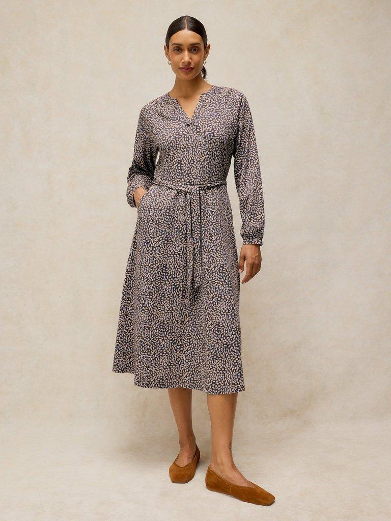 AMARA JERSEY DRESS in PINK MLT - MODEL DETAIL
