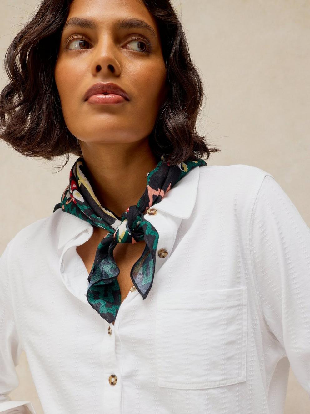TILLY TEXTURED SHIRT in BRIL WHITE - MODEL DETAIL