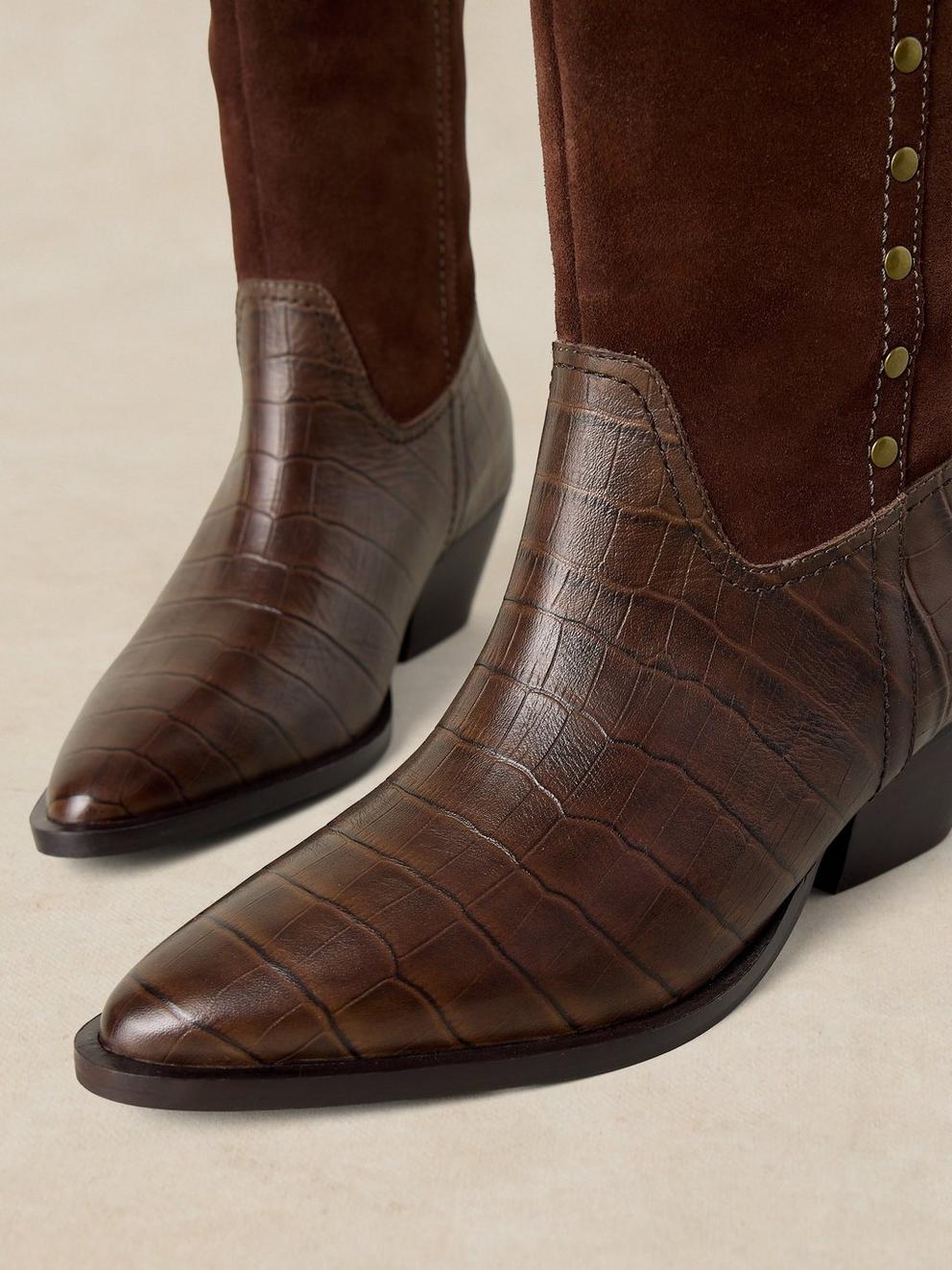 JANIE WESTERN KNEE HIGH BOOT in DK BROWN - FLAT DETAIL