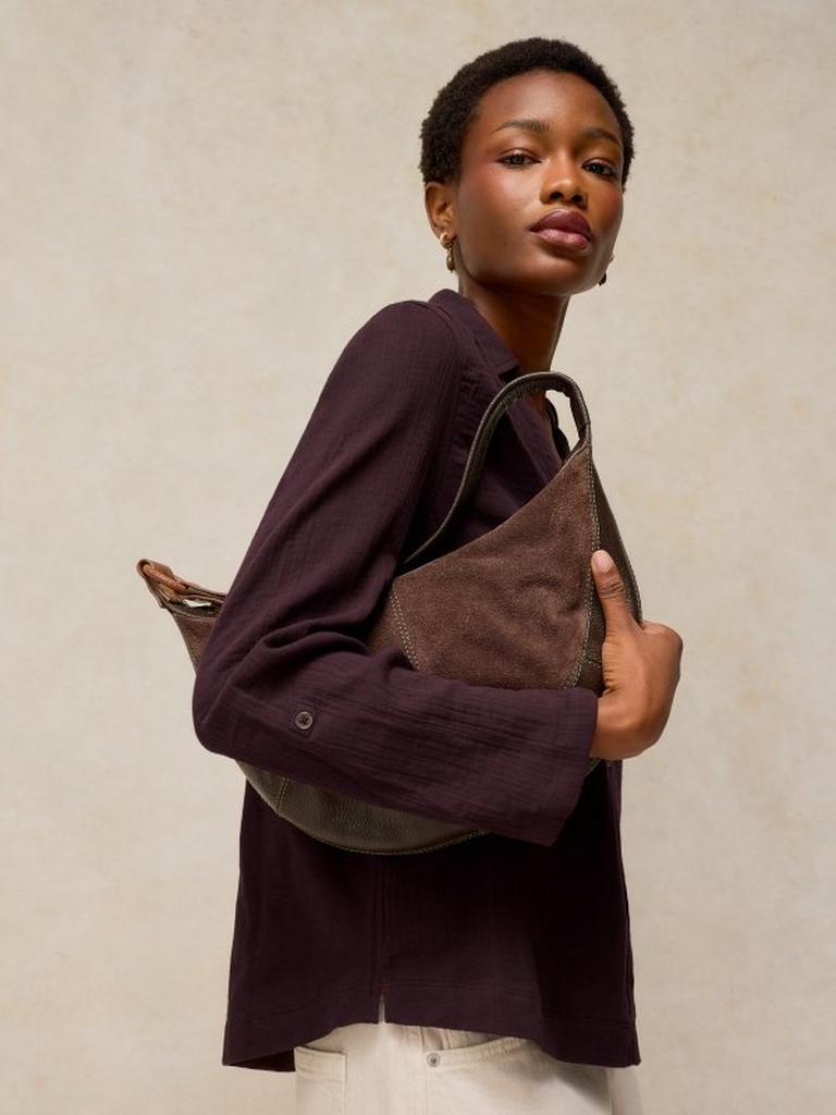 ANNIE DOUBLE CLOTH in DK BROWN - MODEL DETAIL