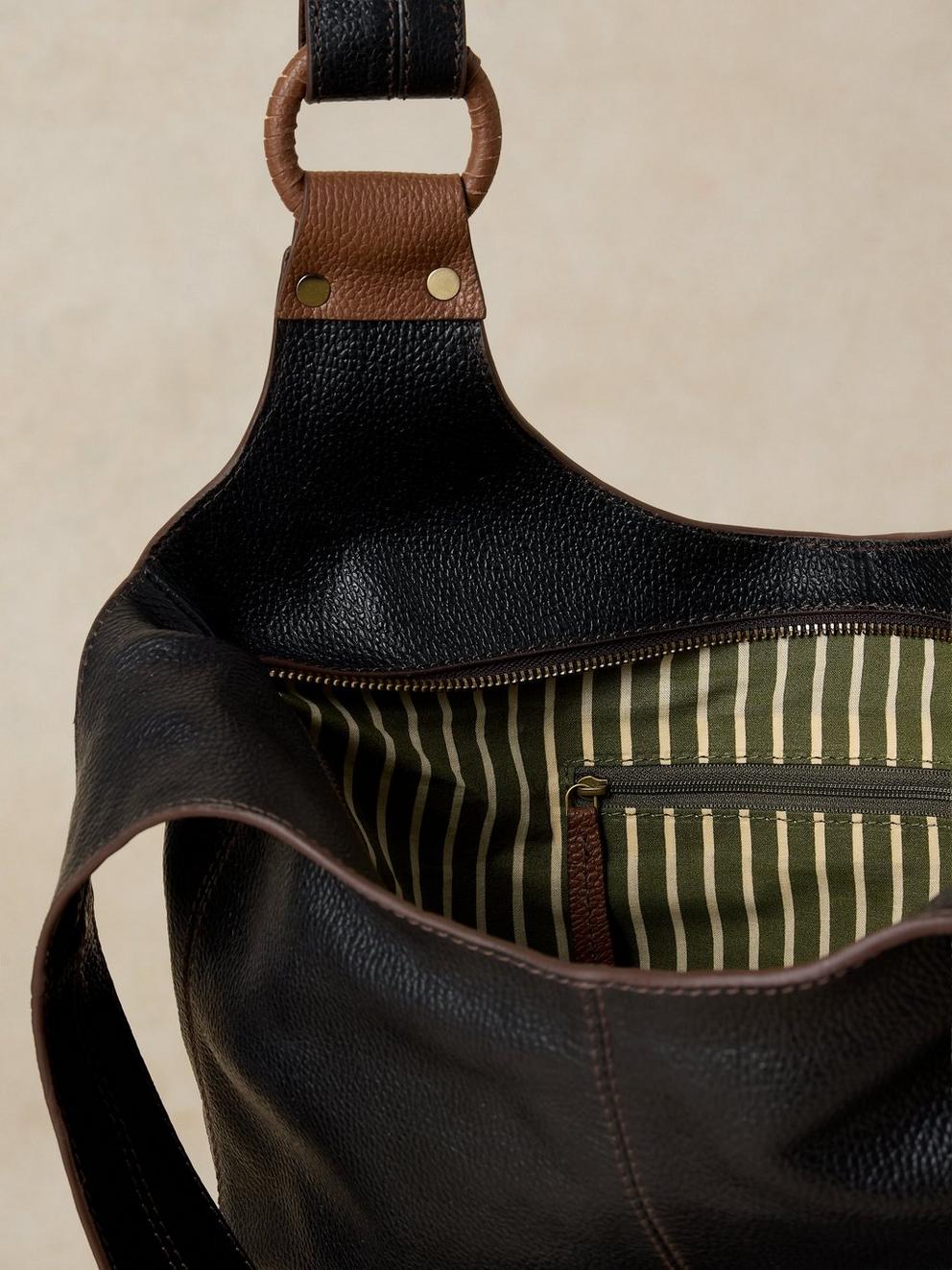 SAFFY LEATHER SHOULDER BAG in PURE BLK - FLAT DETAIL