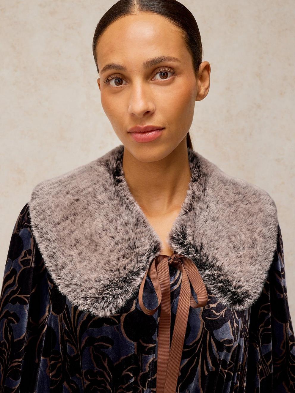 FAUX FUR COLLAR  in BROWN MLT - LIFESTYLE