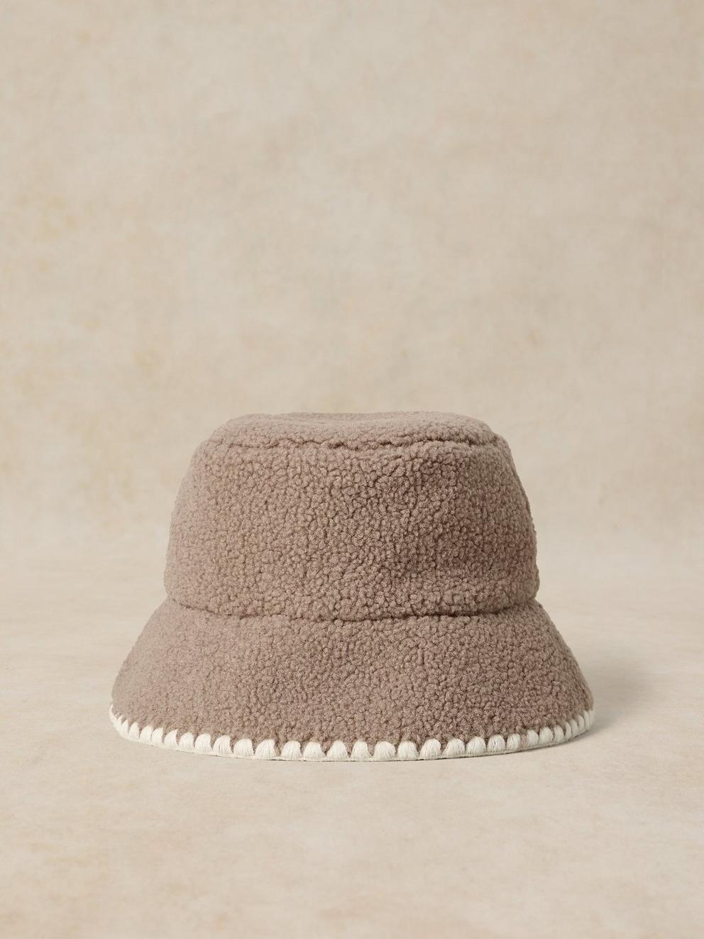 BORG BUCKET HAT in DK NAT - FLAT FRONT
