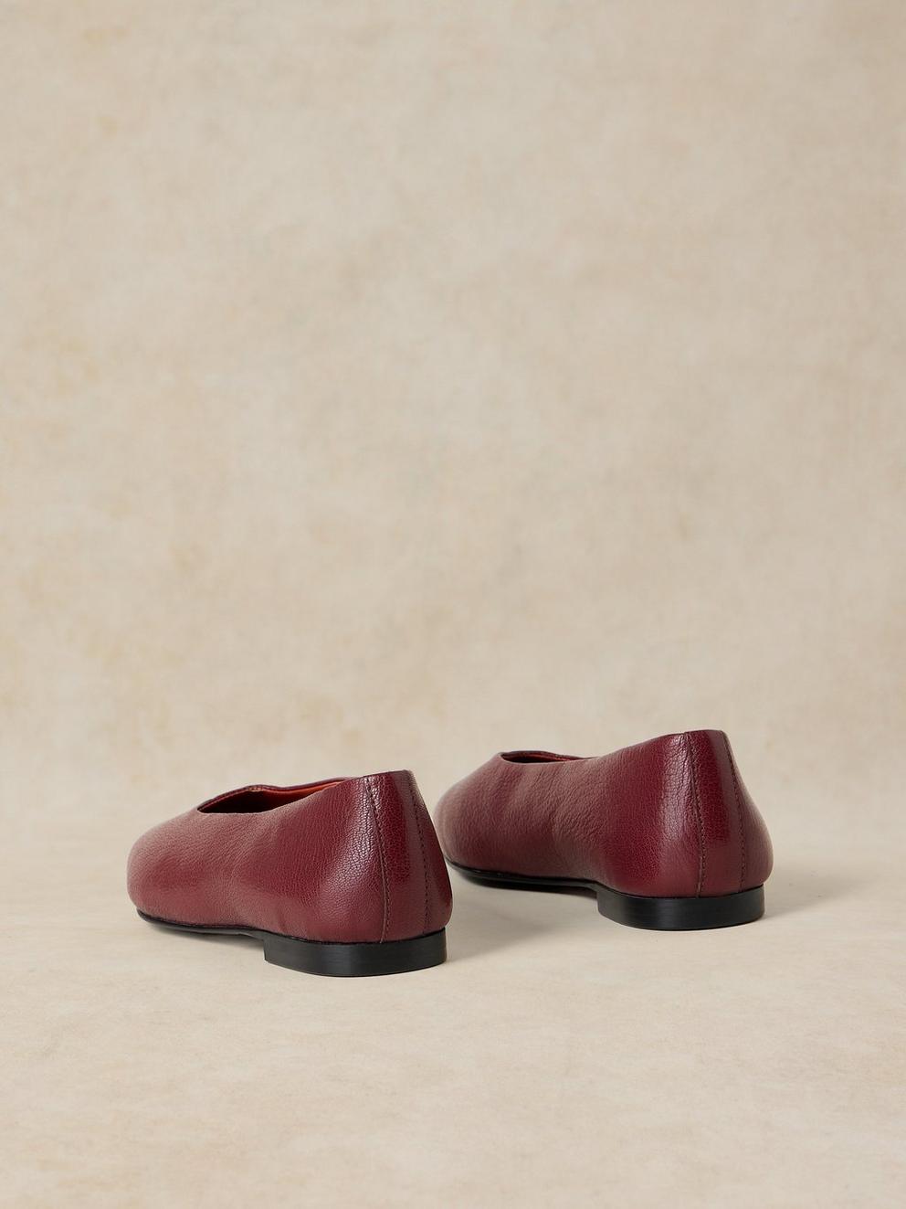 POINTED BALLERINA in DK RED - FLAT BACK