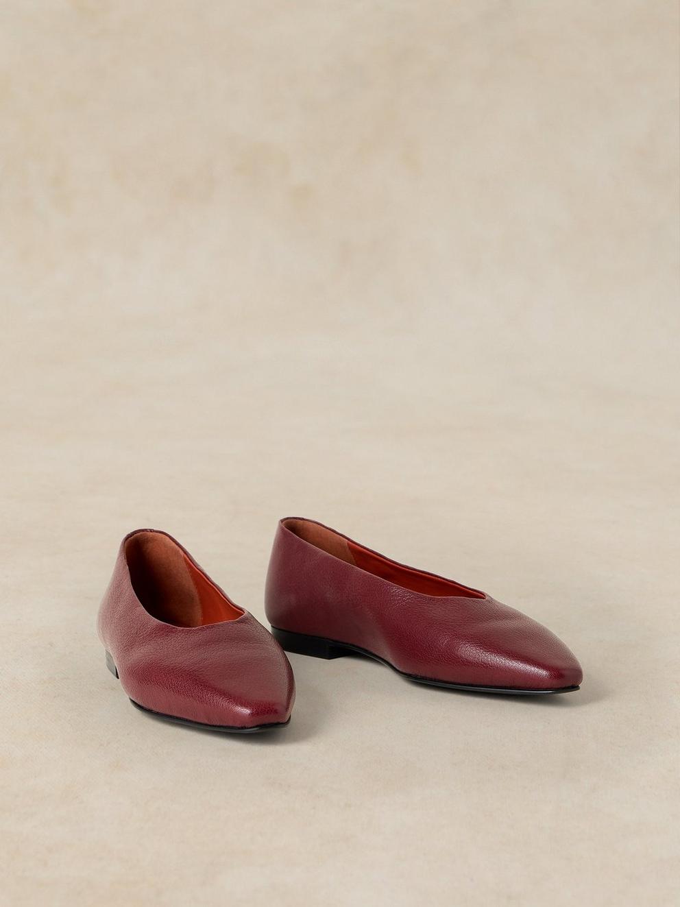 POINTED BALLERINA in DK RED - FLAT FRONT