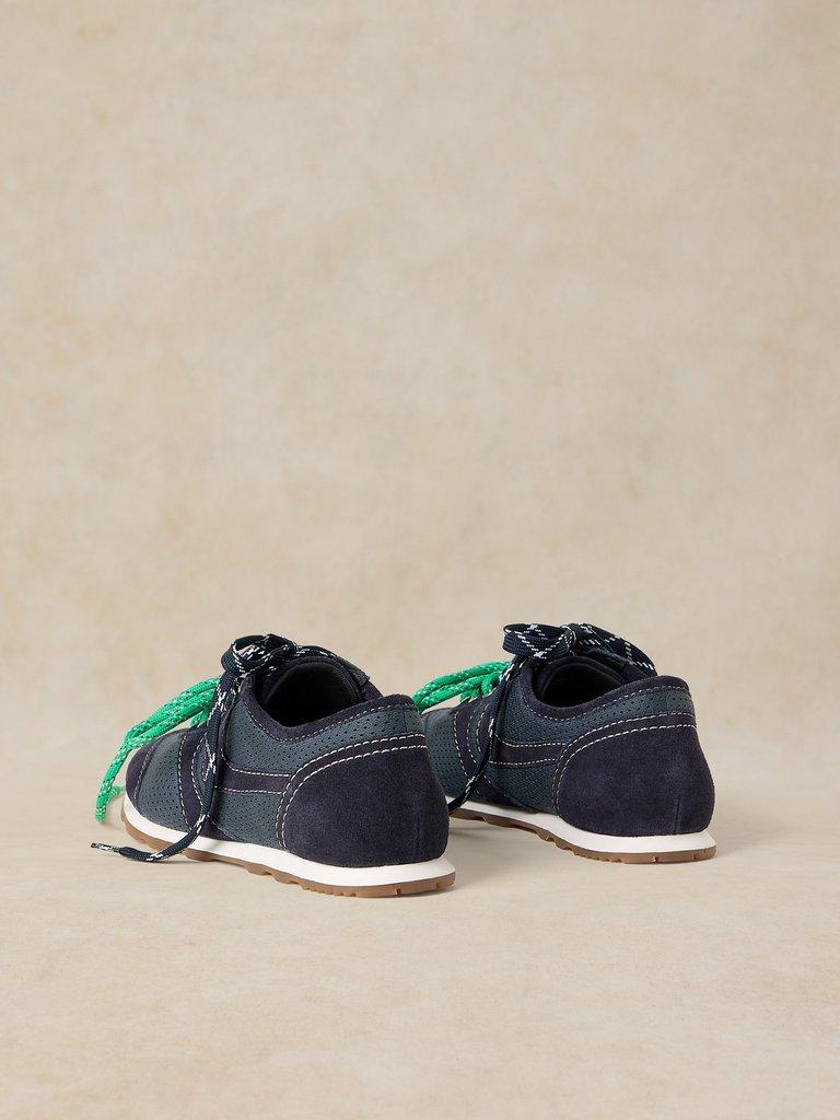 QUINN TRAINER in DARK NAVY - FLAT BACK