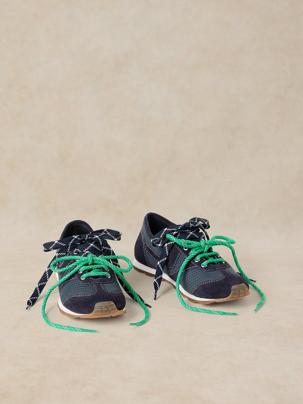 QUINN TRAINER in DARK NAVY - FLAT FRONT