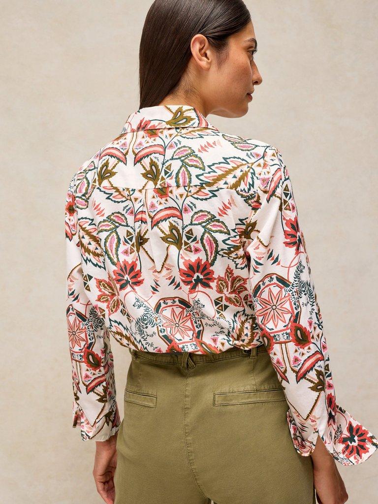 LIBBY PRINTED SHIRT in IVORY PR - MODEL BACK