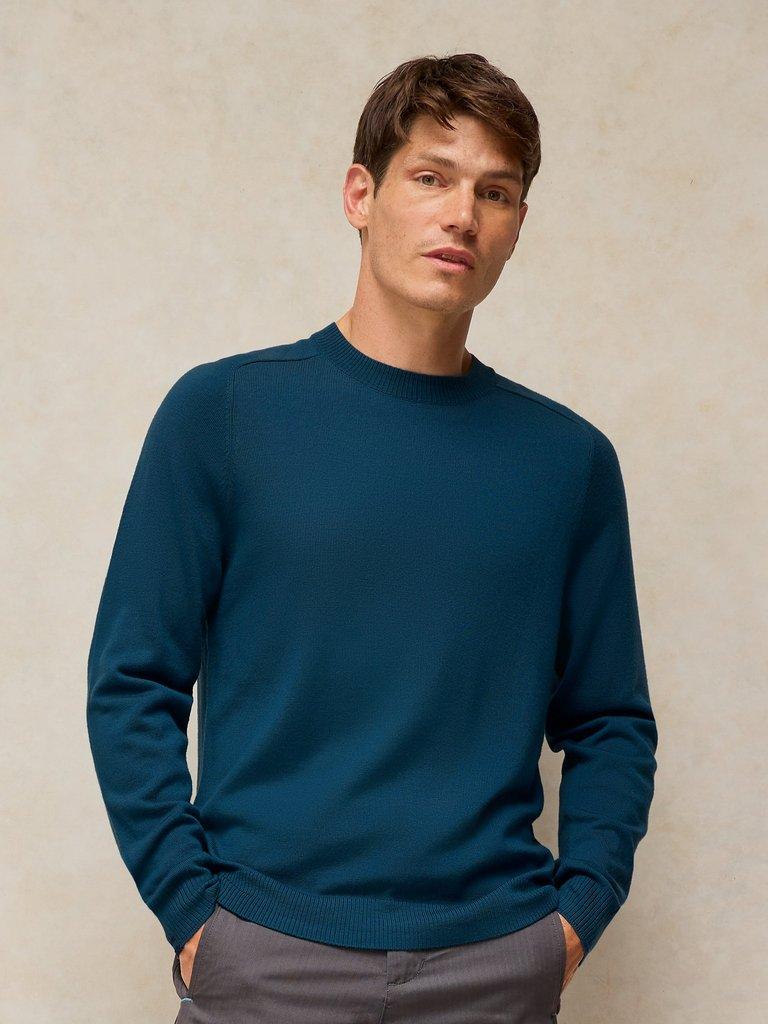 CONWAY MERINO CREW JUMPER in DK TEAL - MODEL DETAIL