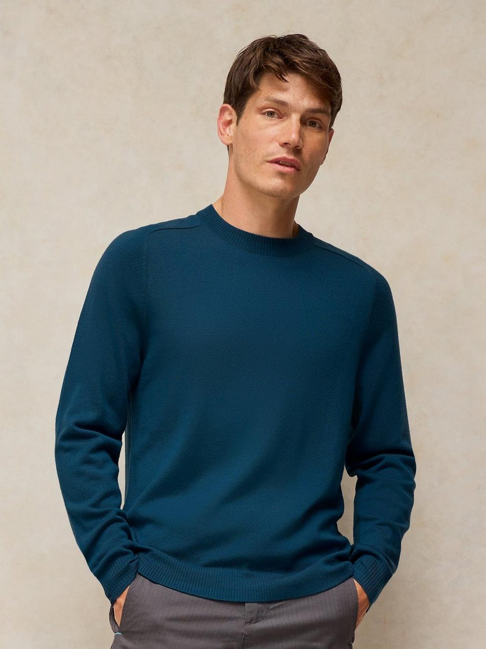 CONWAY MERINO CREW JUMPER in DK TEAL - MODEL DETAIL