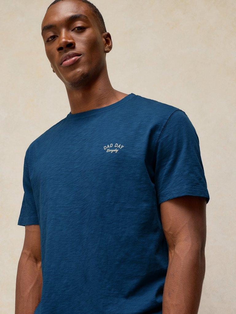 Abersoch Fathers Day Tee in INDIGO BLE - MODEL DETAIL