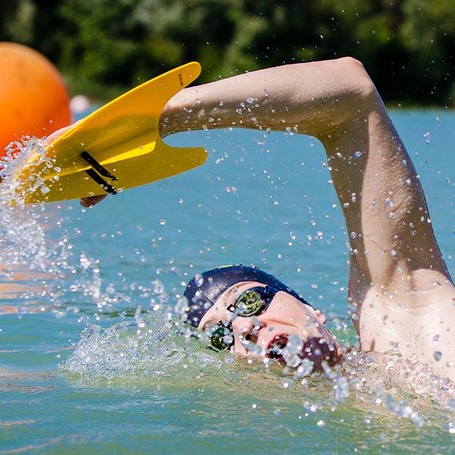 FINIS Freestyle Hand Paddles Senior Wiggle